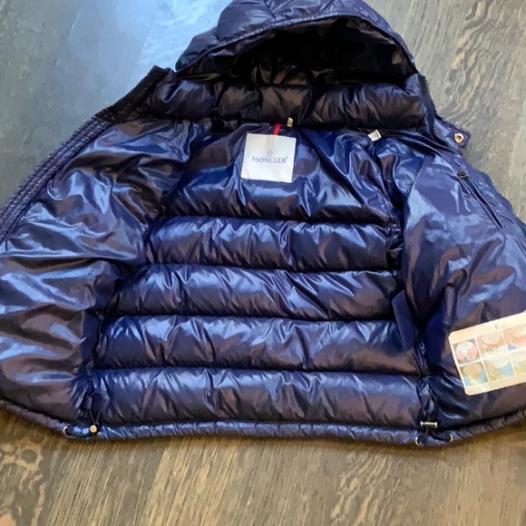 Moncler boys navy blue jacket - Picture 7 of 8